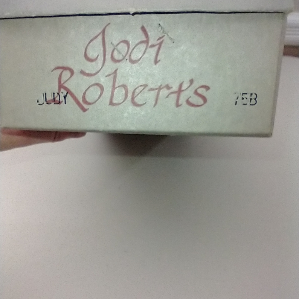 Gorgeous cream heels with rhinestone studs - Picture 9 of 11